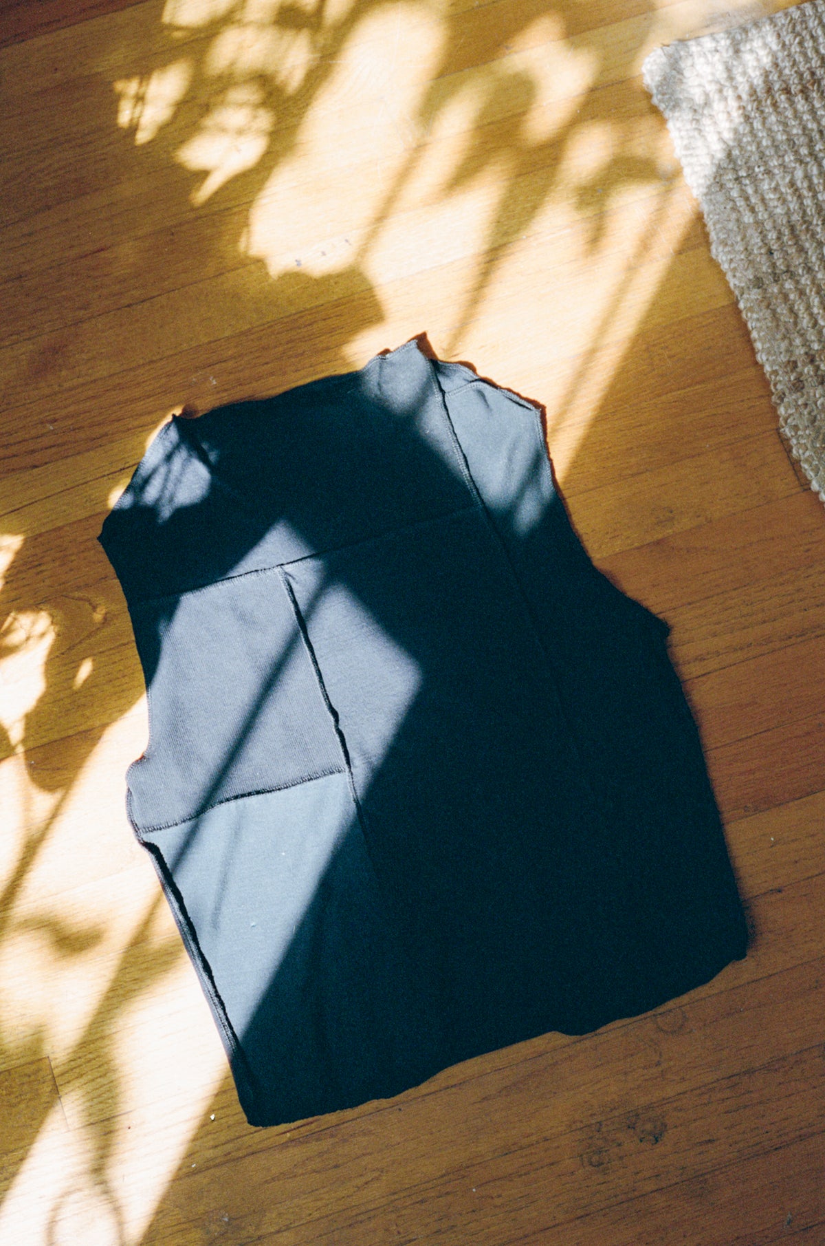 high neck top/ black