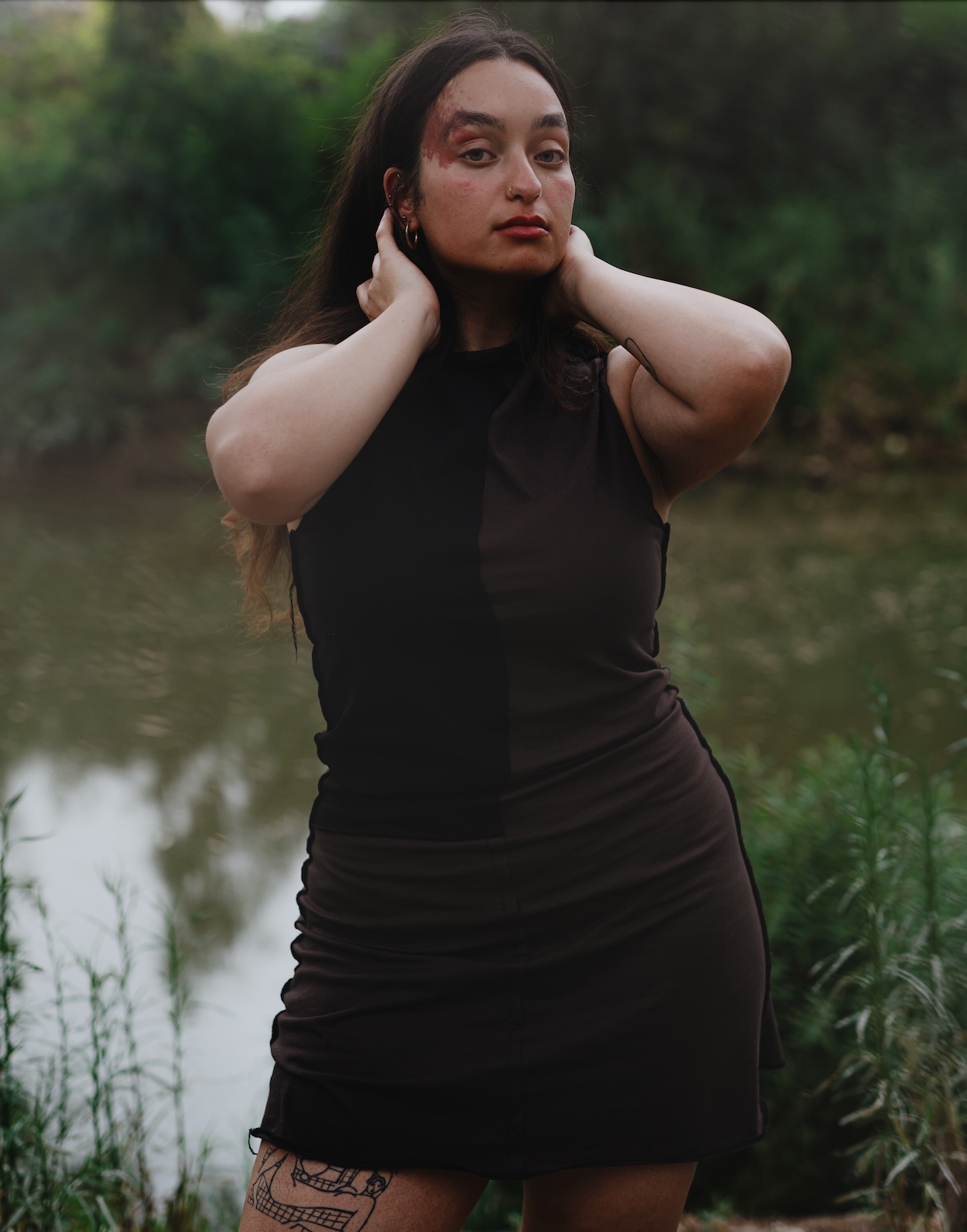 drape neck dress/ dark