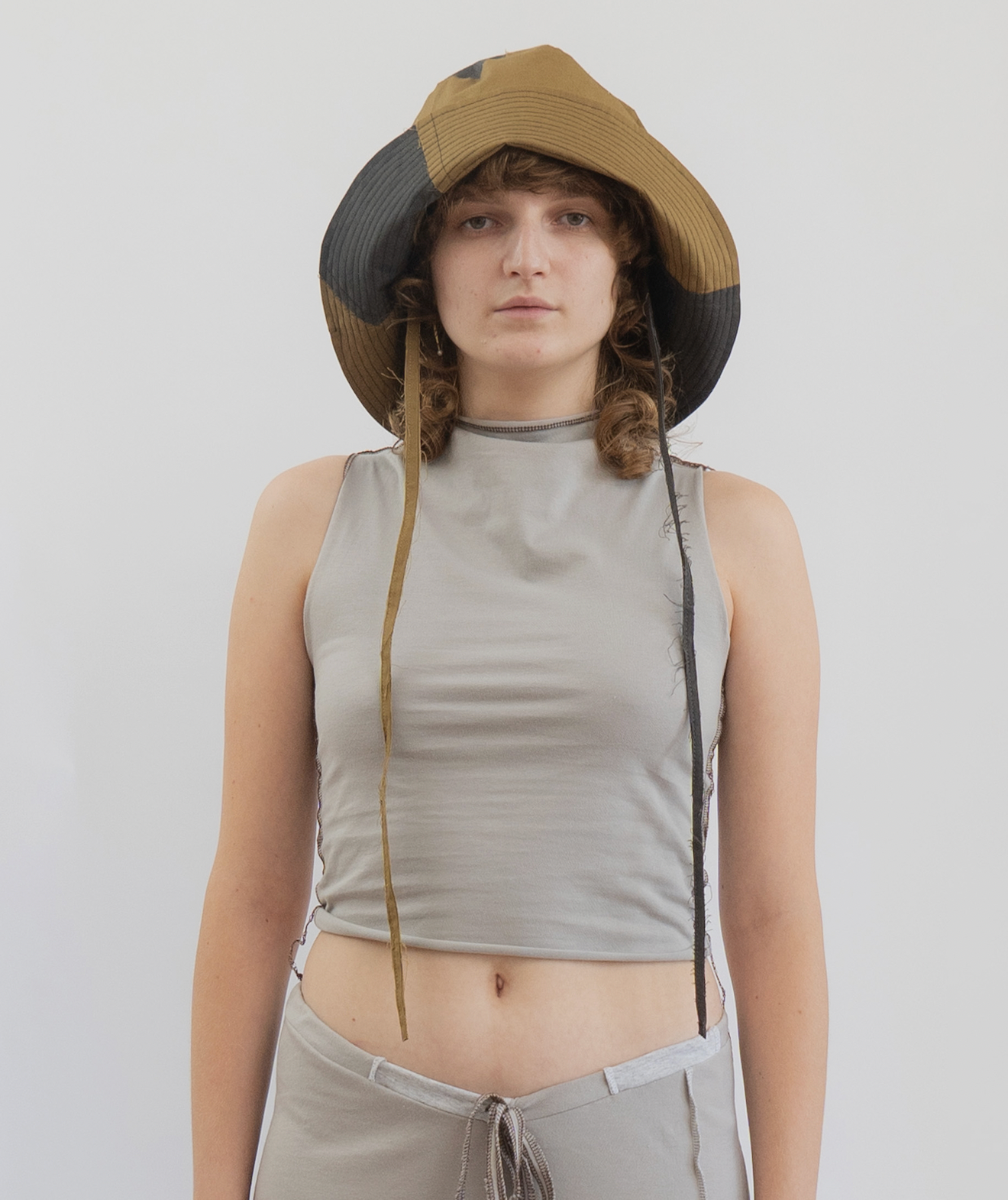 drape neck top/ gray