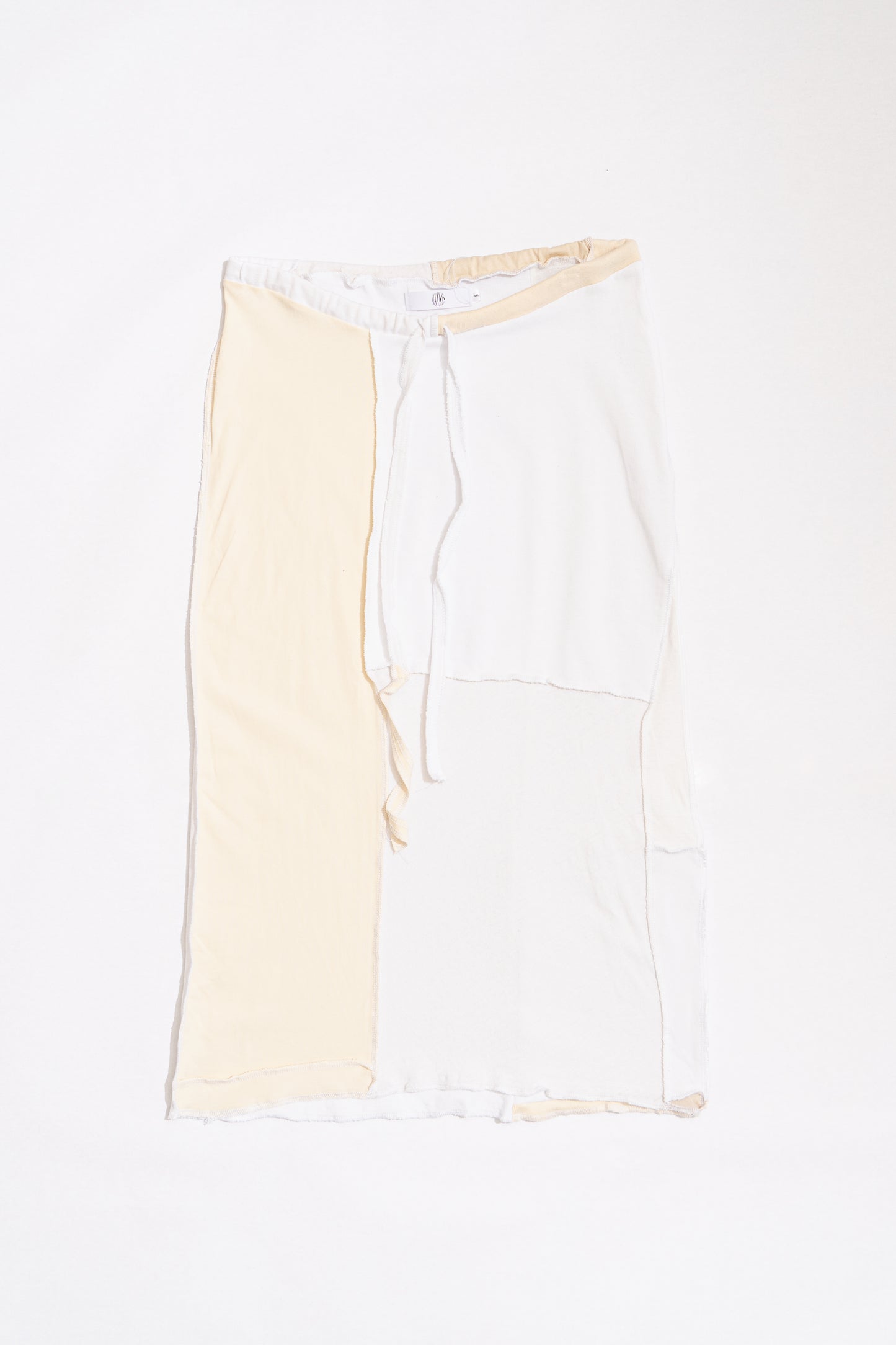 low font skirt/