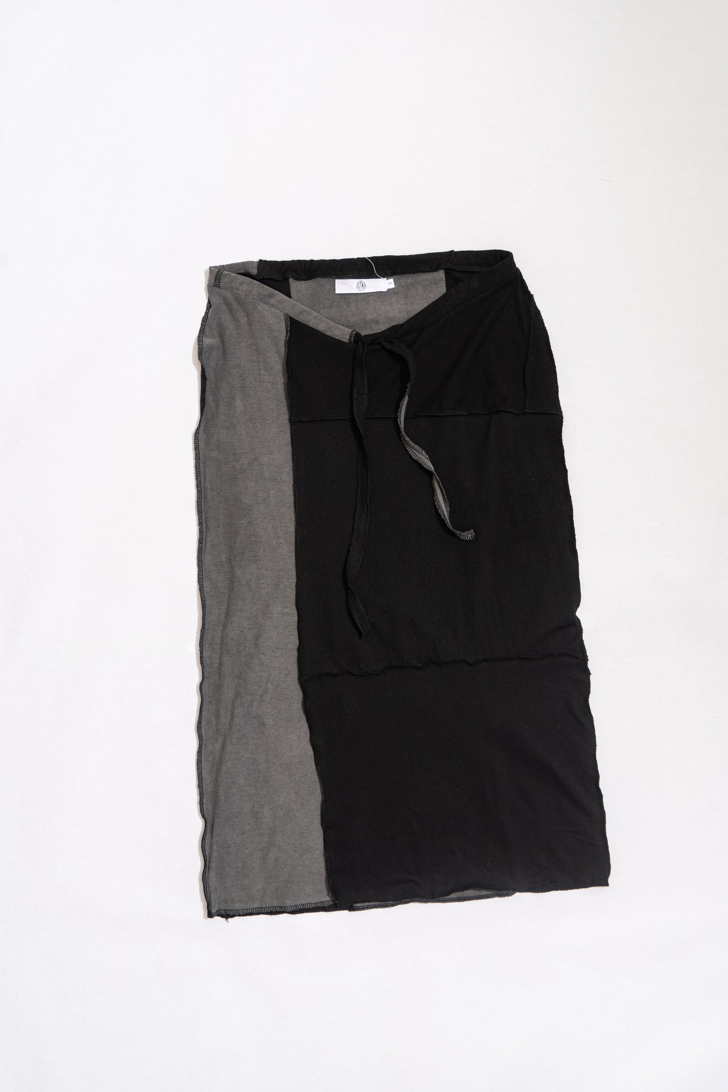 low font skirt/