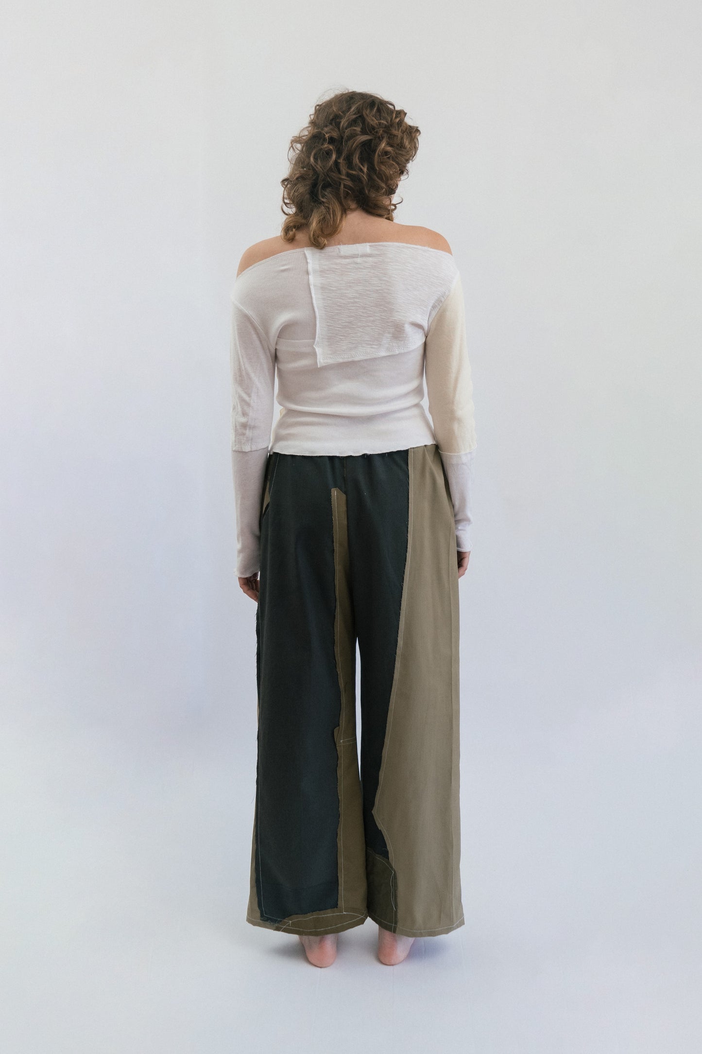 P18 Boatneck Top / White