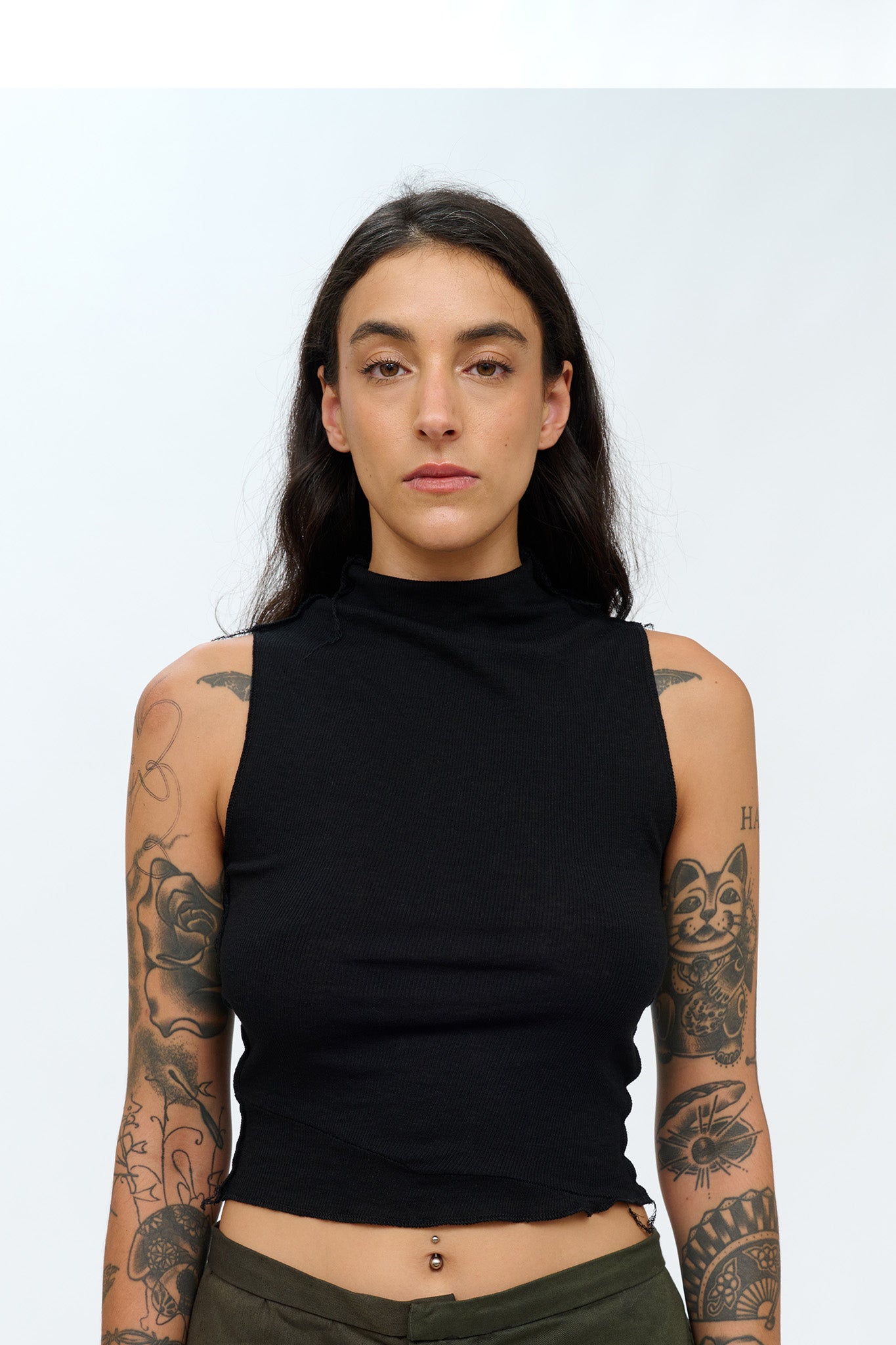 drape neck top/ black