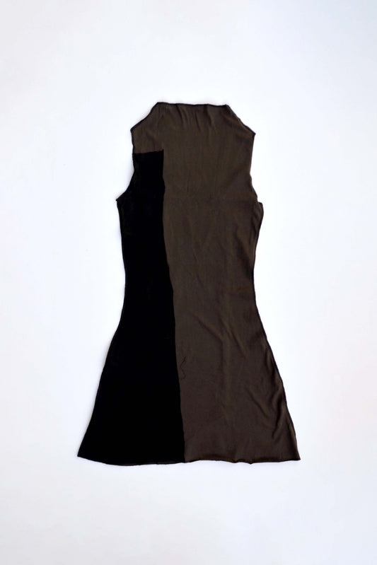 drape neck dress/ dark