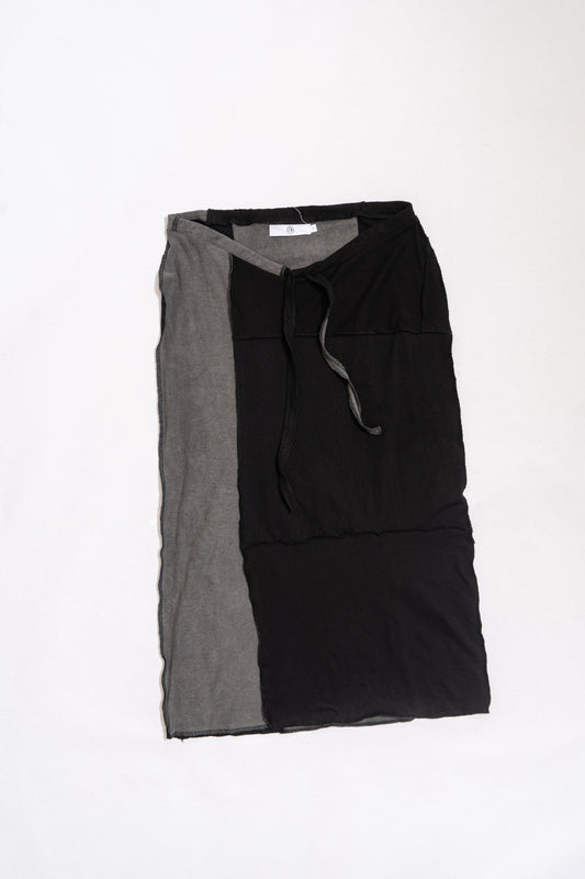 low font skirt/