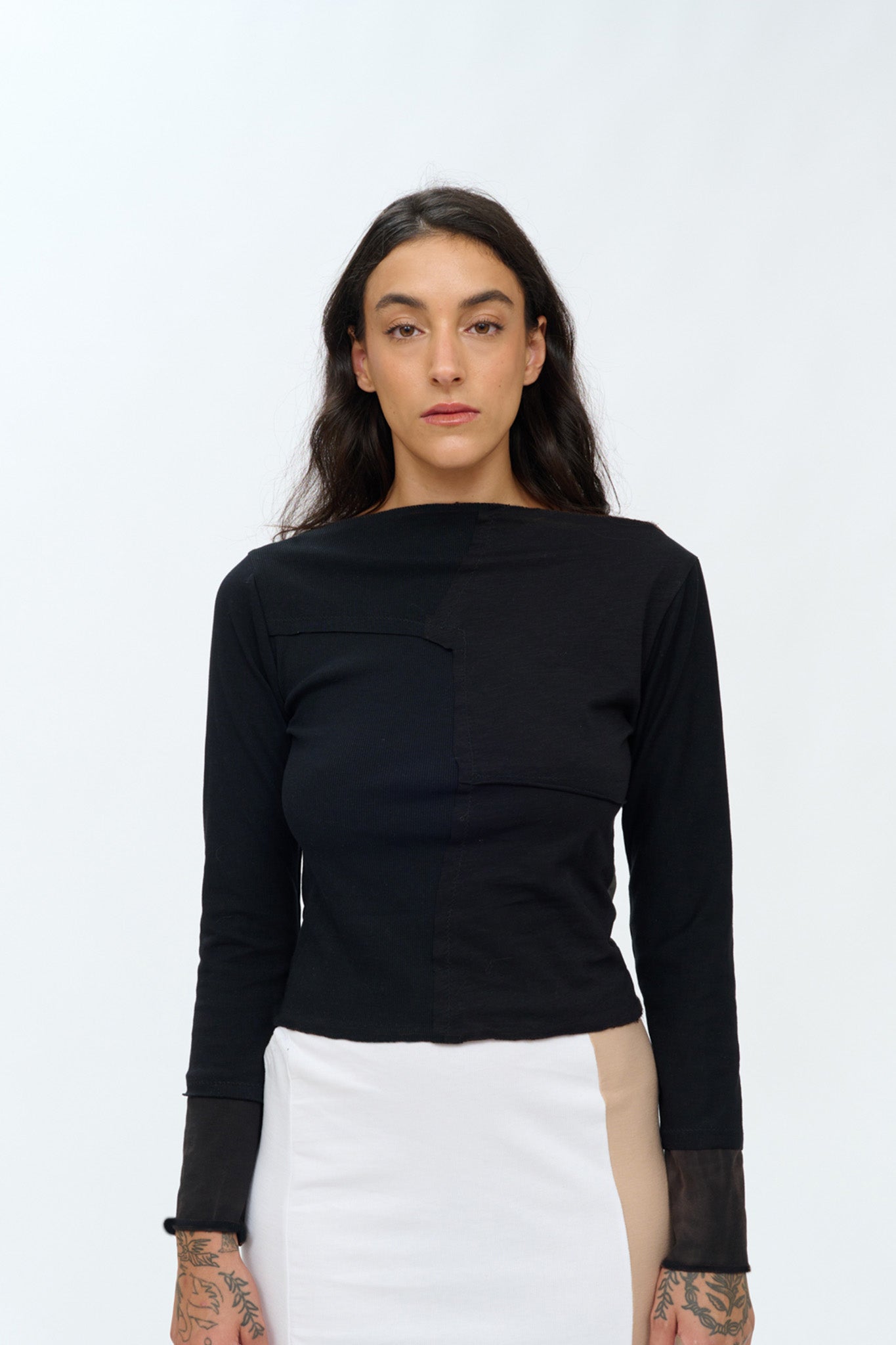 P18 Boatneck top Black